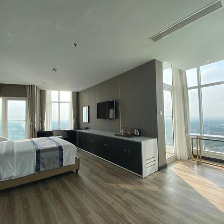 โรงแรมไดมอนด์ สตาร์ เบน เจ Ben Tre ภายนอก รูปภาพ A bedroom at the hotel