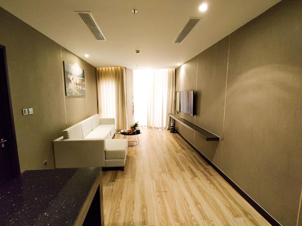 โรงแรมไดมอนด์ สตาร์ เบน เจ Ben Tre ภายนอก รูปภาพ A living room in a serviced apartment in Beijing, China