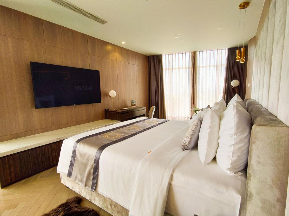 โรงแรมไดมอนด์ สตาร์ เบน เจ Ben Tre ภายนอก รูปภาพ A bedroom at the hotel