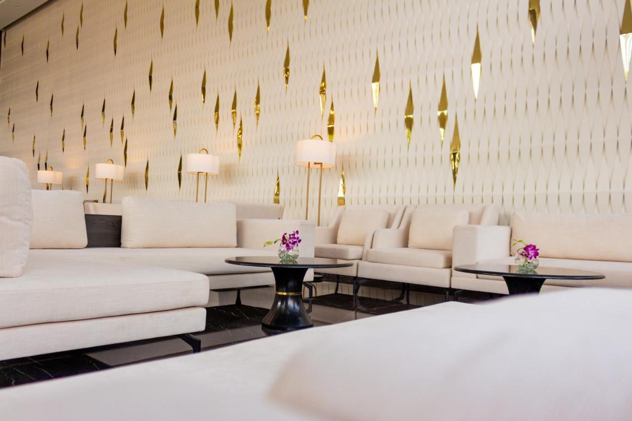 โรงแรมไดมอนด์ สตาร์ เบน เจ Ben Tre ภายนอก รูปภาพ The lobby of the hotel