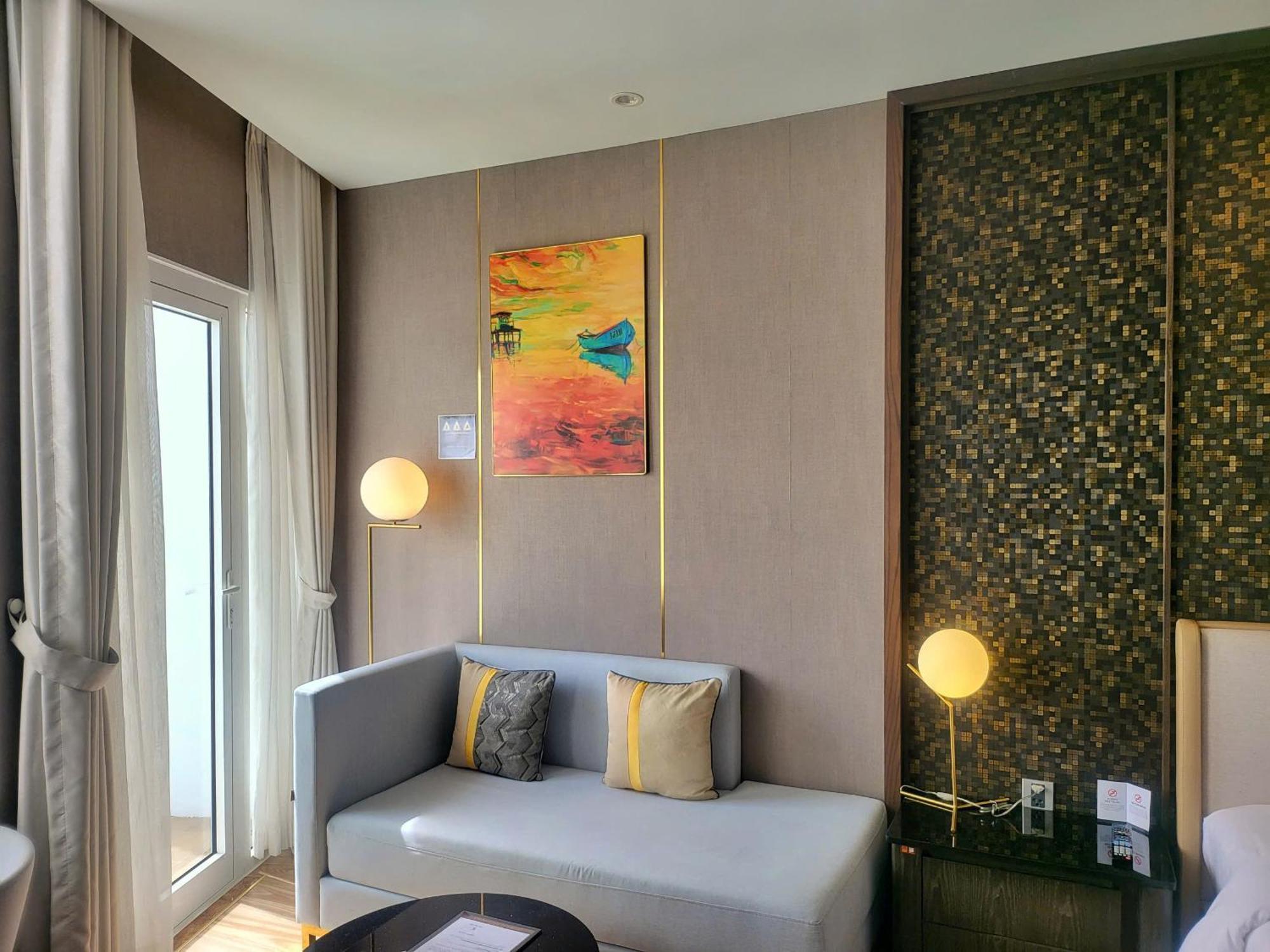 โรงแรมไดมอนด์ สตาร์ เบน เจ Ben Tre ภายนอก รูปภาพ A room at the hotel
