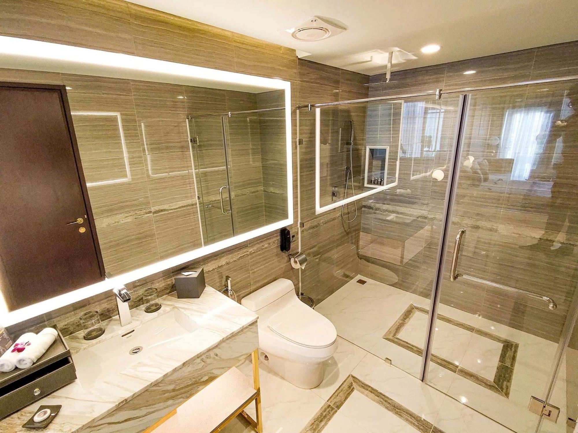 โรงแรมไดมอนด์ สตาร์ เบน เจ Ben Tre ภายนอก รูปภาพ Bathroom